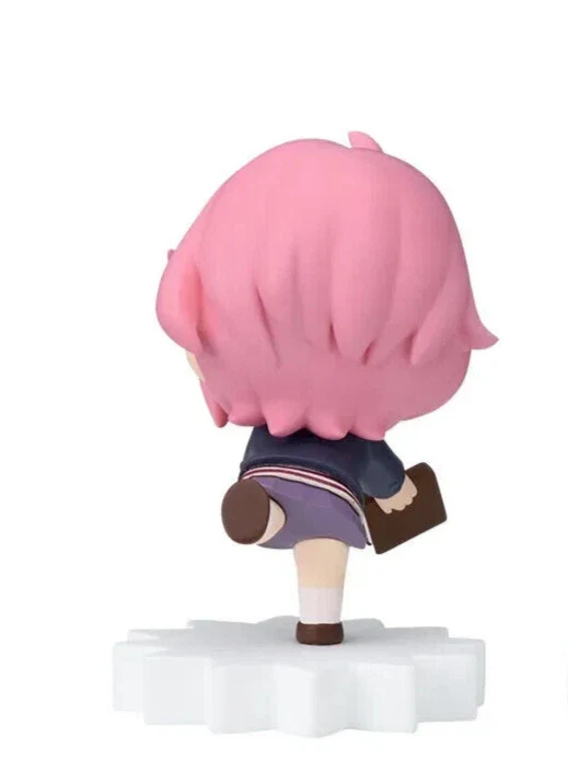 Dandadan: mOH!ment Minifigures - Aira Shiratori Figure - Image 4