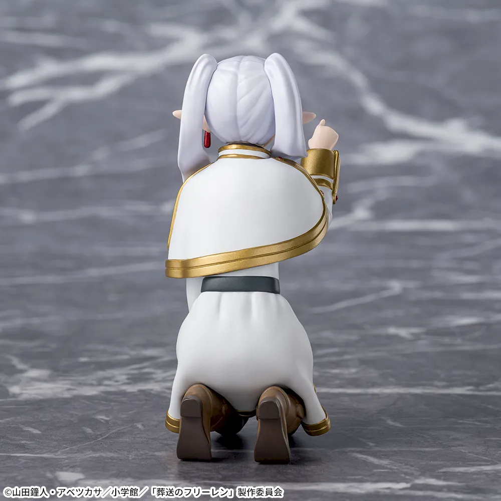 Frieren: Beyond Journey's End Frieren (Poking Something) Premium Perching Figure - Image 6
